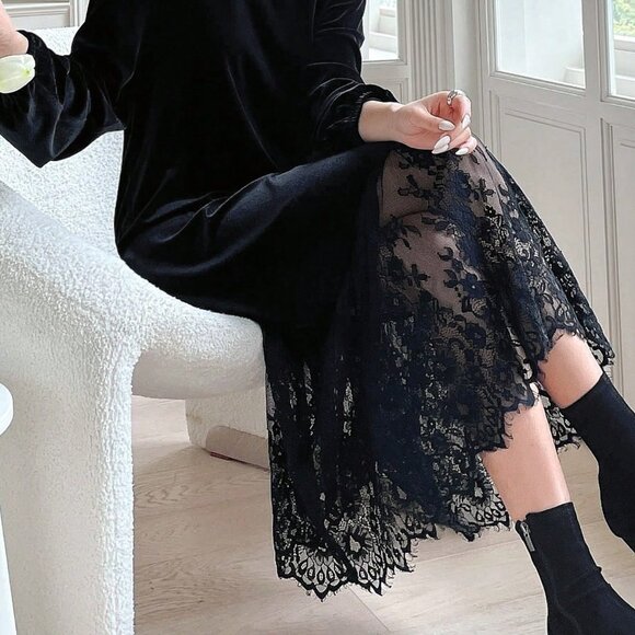 Black Elegant Women's Contrast Lace Hem Velvet Dress - Picture 3 of 7